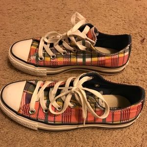 Women’s Converse size 5